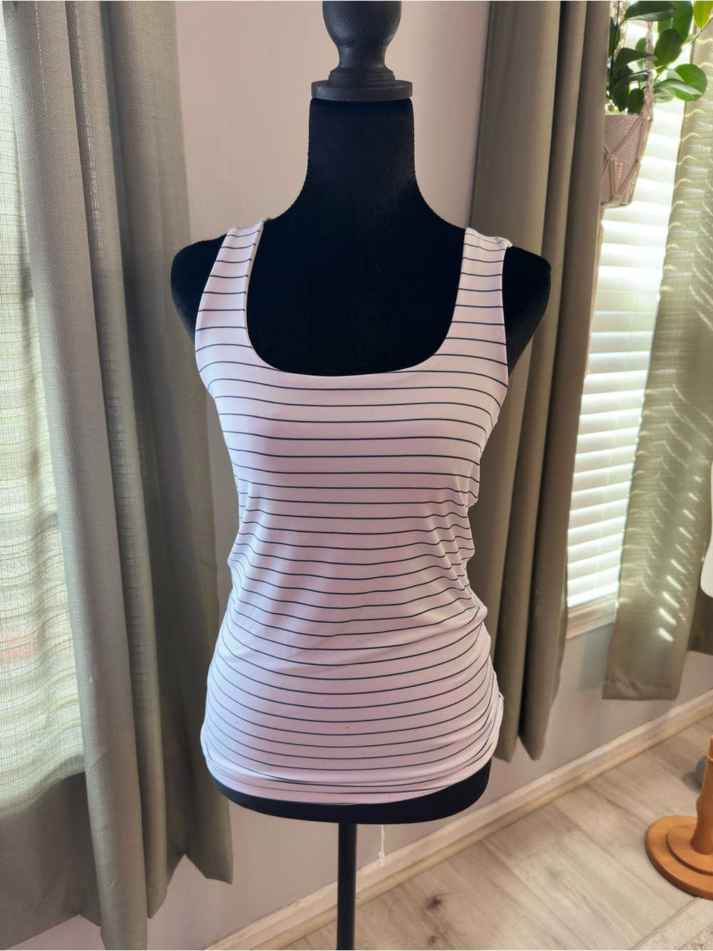 French Laundry Size S White Navy Striped Scoop Neck Tank Top